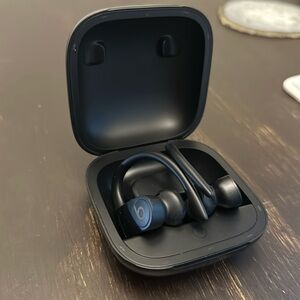 Powerbeats Pro black